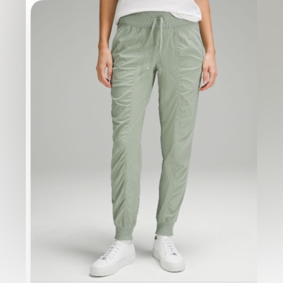 Item no longer available - Picture 1 of 2